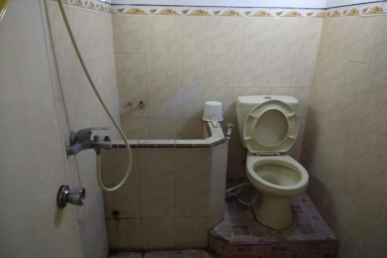 Oyo 2671 Wisma Djaja Syariah Bojonegoro Exterior foto
